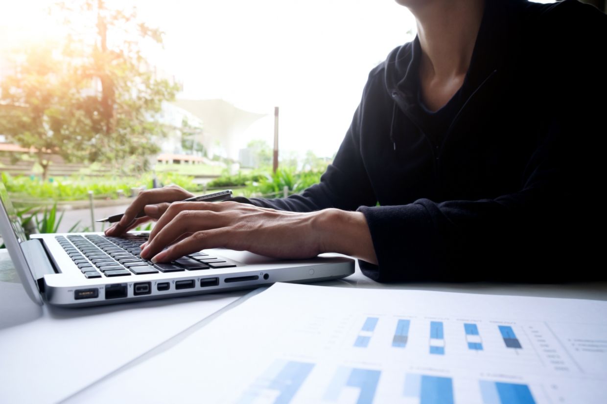 Using AI for Money Advice? Keep Critical Decisions in Your Hands