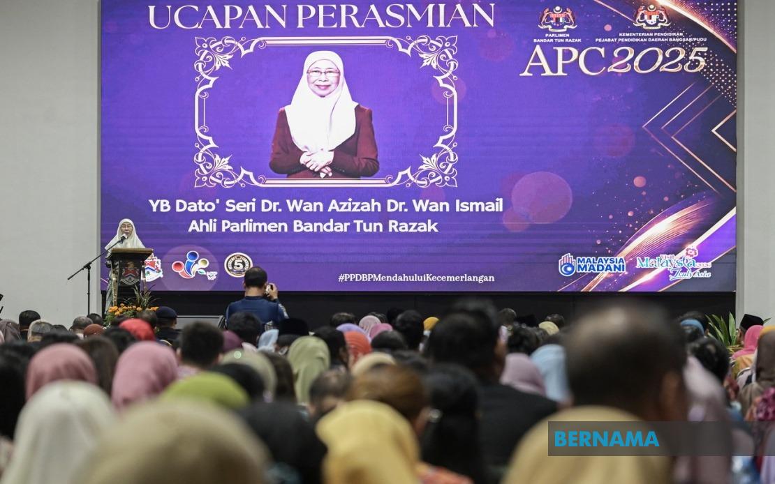 Nation's Progress Depends on Cultivating Principled, Thoughtful Citizens, Says Dr Wan Azizah