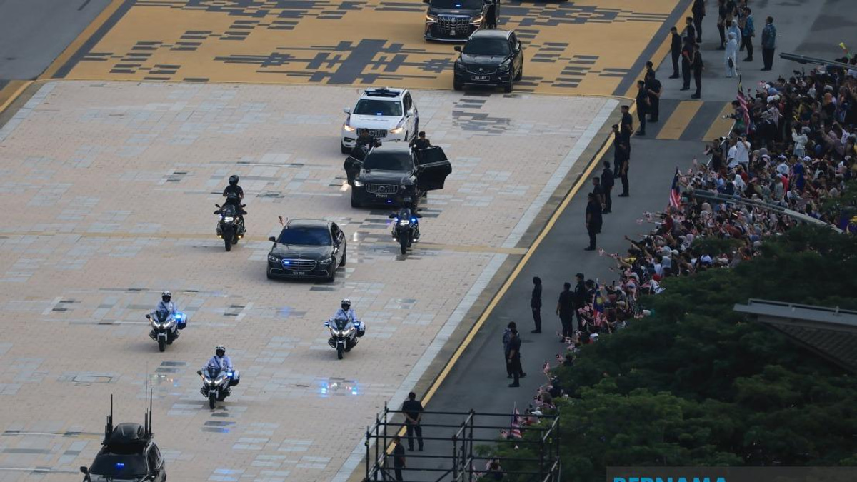 PM Anwar Leads Malaysia's 69th National Day Celebrations at Putrajaya