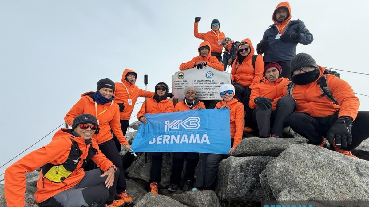 Bernama Journalists Summit Mount Kinabalu for HAWANA 2026, Pursues Two Malaysian Records
