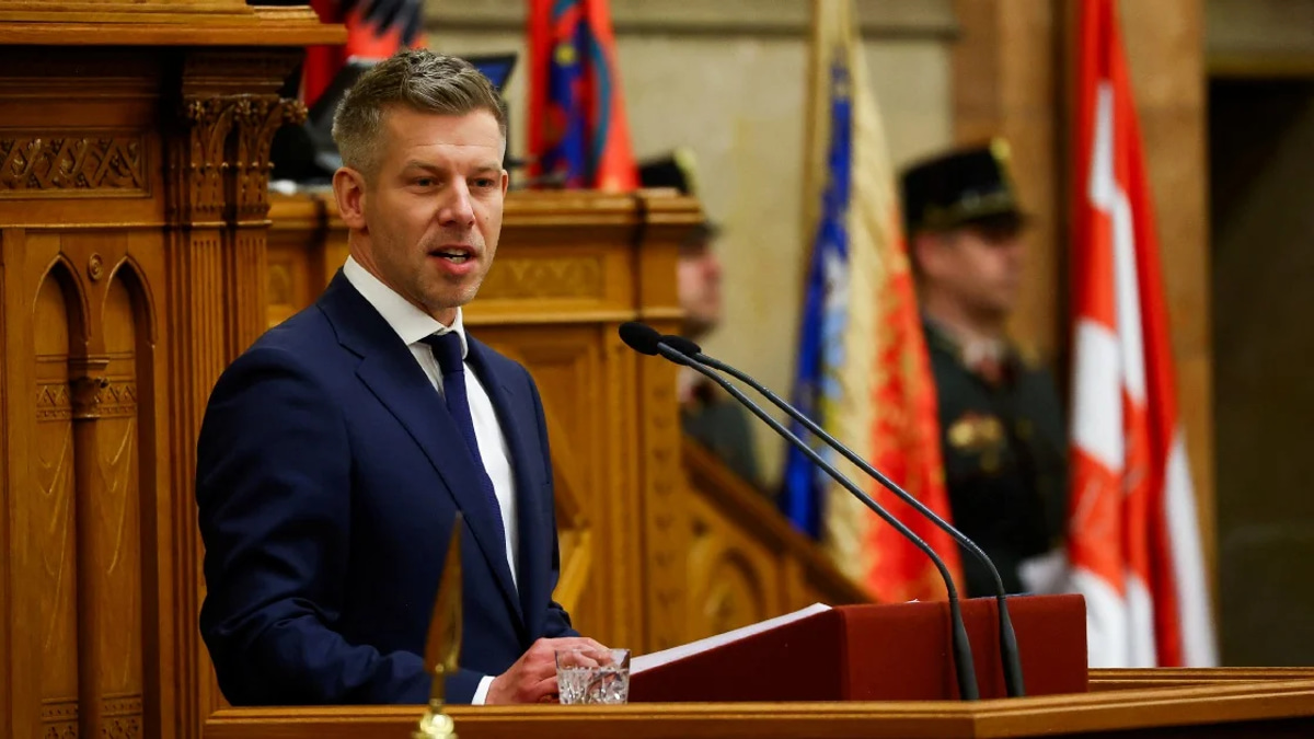 Hungarian Parliament Votes to Trim MP Salaries and Benefits