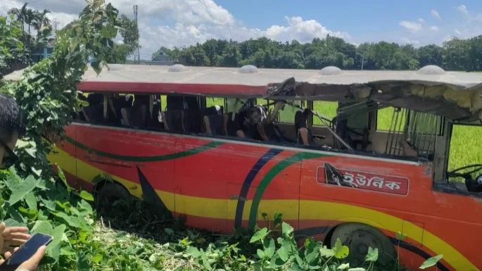 Eight killed in head-on bus collision in northeast Bangladesh
