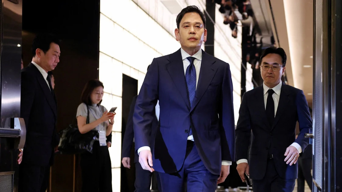 Shinsegae chief apologizes for Starbucks Korea campaign referencing 1980 military crackdown