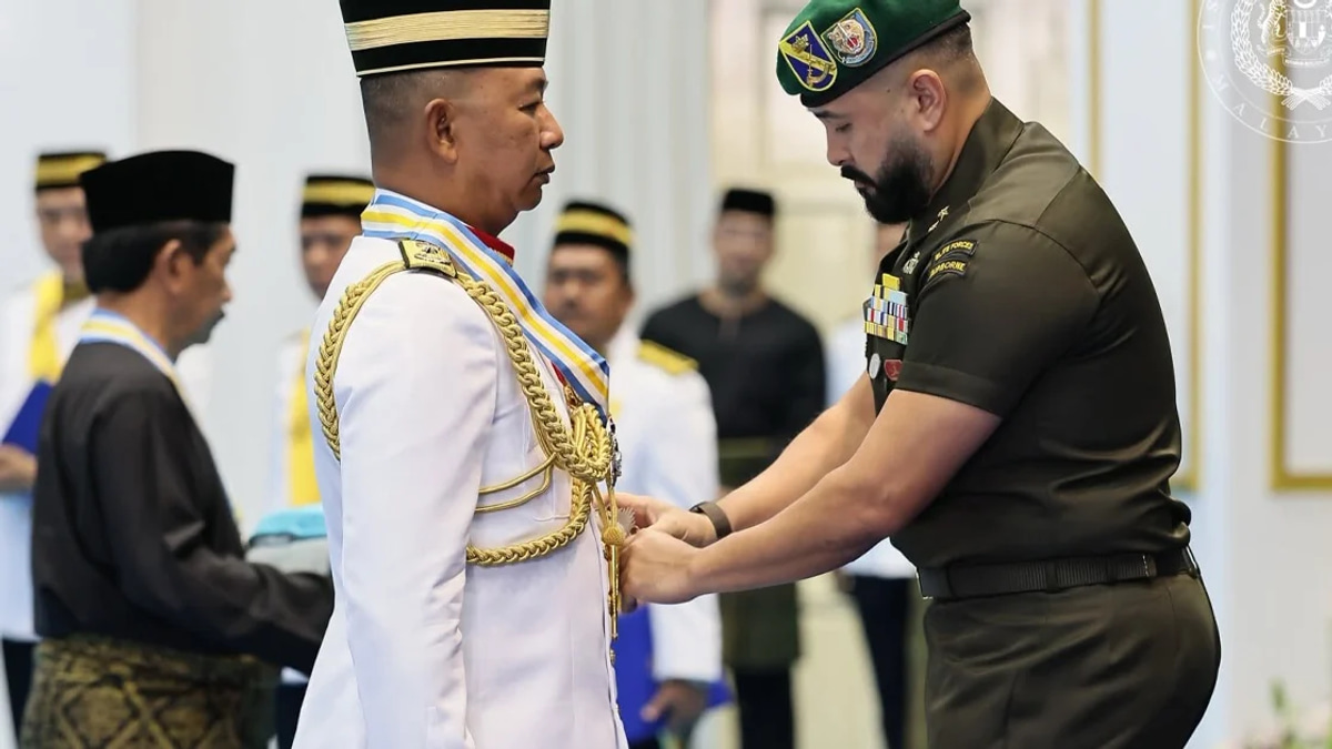 King Confers Medals and Honours on 107 Recipients for Official Birthday