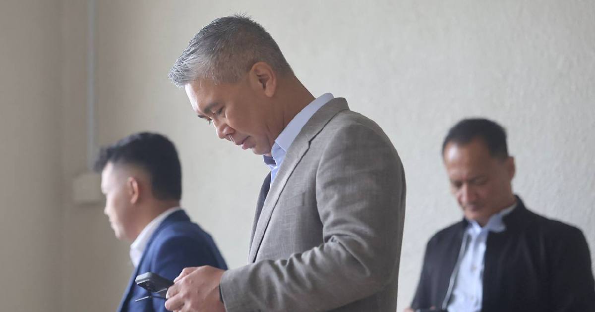 Meeting notes amounted to direct orders, former finance minister tells court