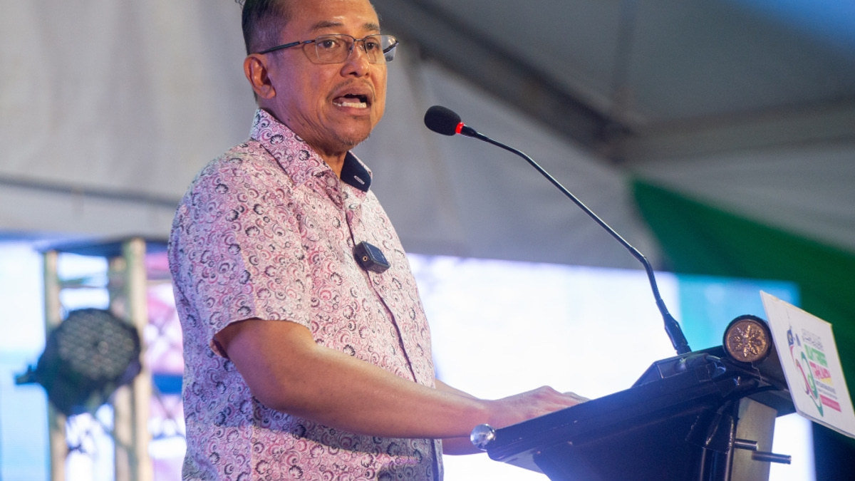 Samsuri Denies Rift With Muhyiddin Over PAS-BN Negotiations