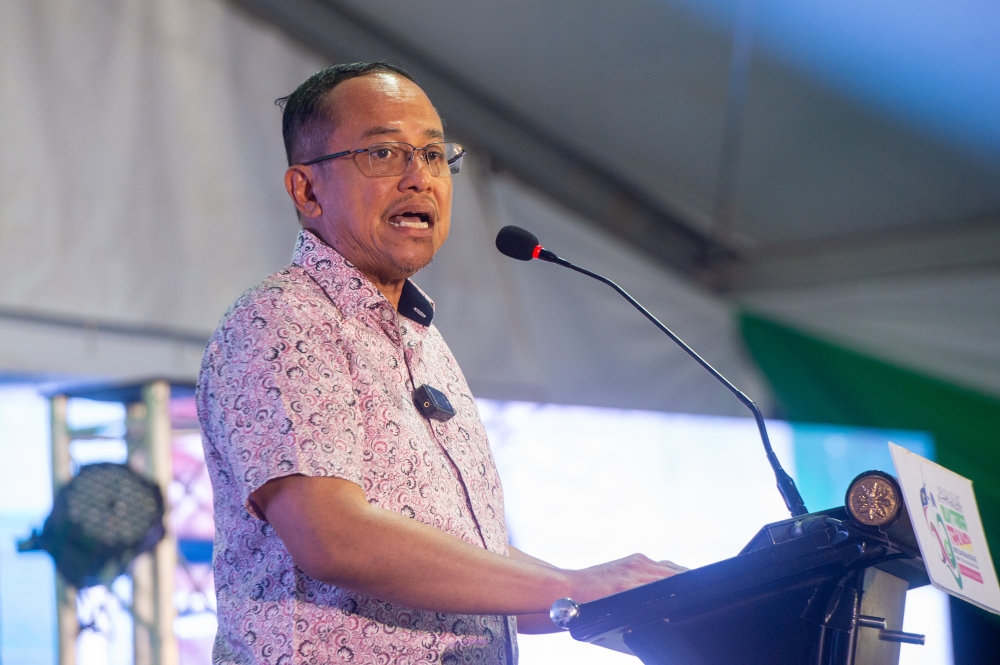 Samsuri Denies Rift With Muhyiddin Over PAS-BN Negotiations