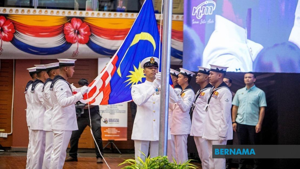 Jalur Gemilang Raising Ceremony Returns as Malaysia Launches National Month Campaign