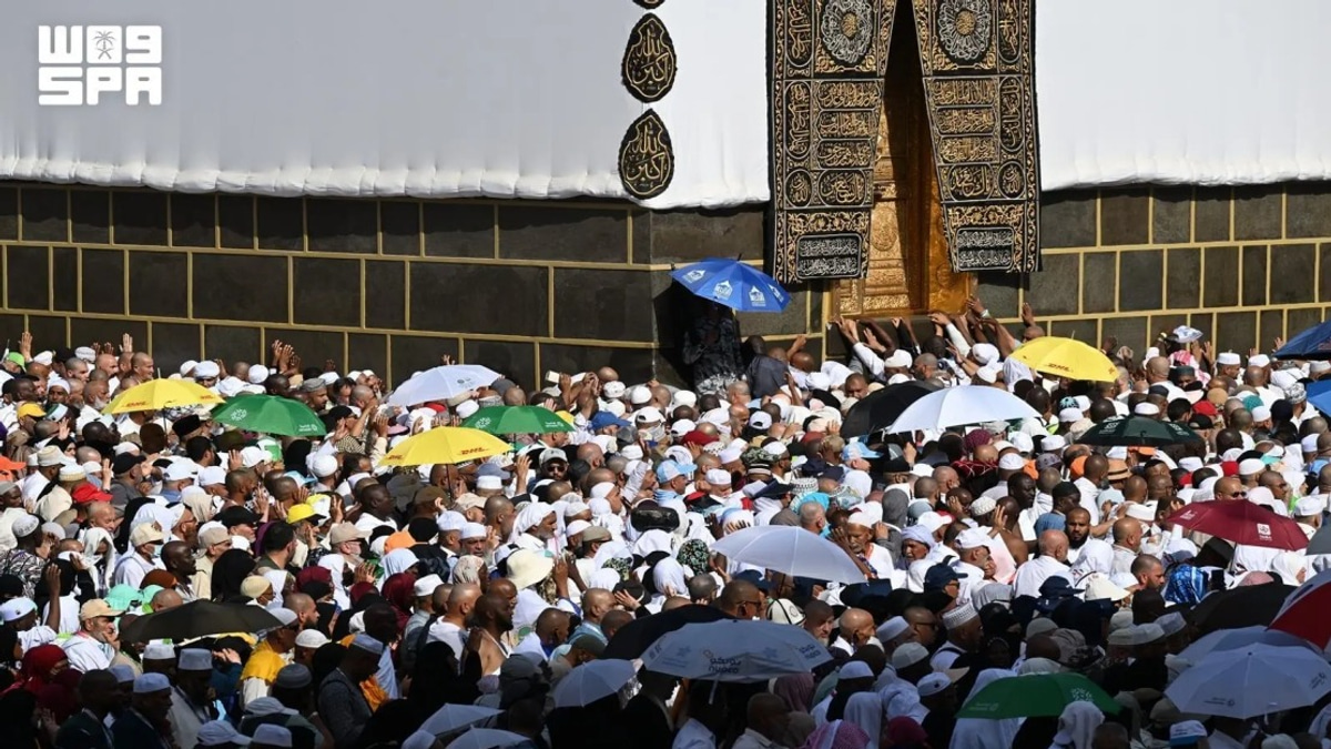 Haj Pilgrims Complete Farewell Tawaf Before Returning Home