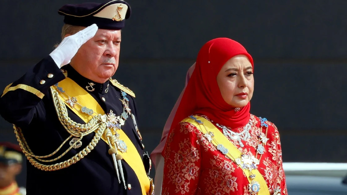 Cabinet ministers pay respects to King on official birthday