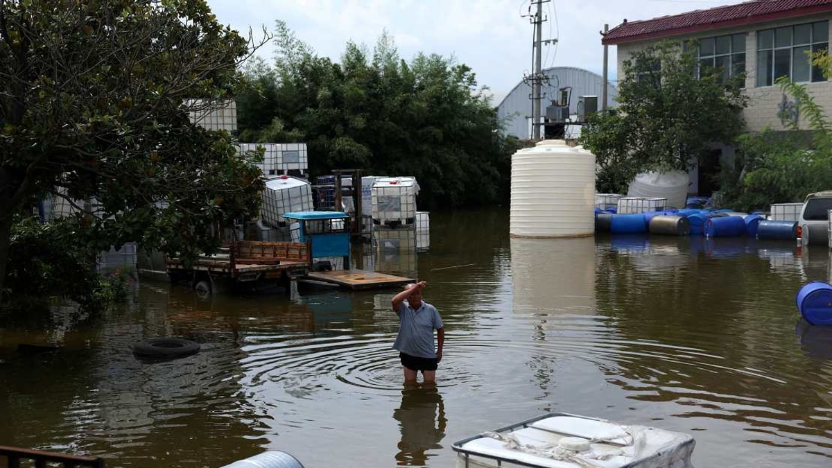 China Mobilises Major Rescue Operation After Typhoon Dolphin Breaches Henan Levee