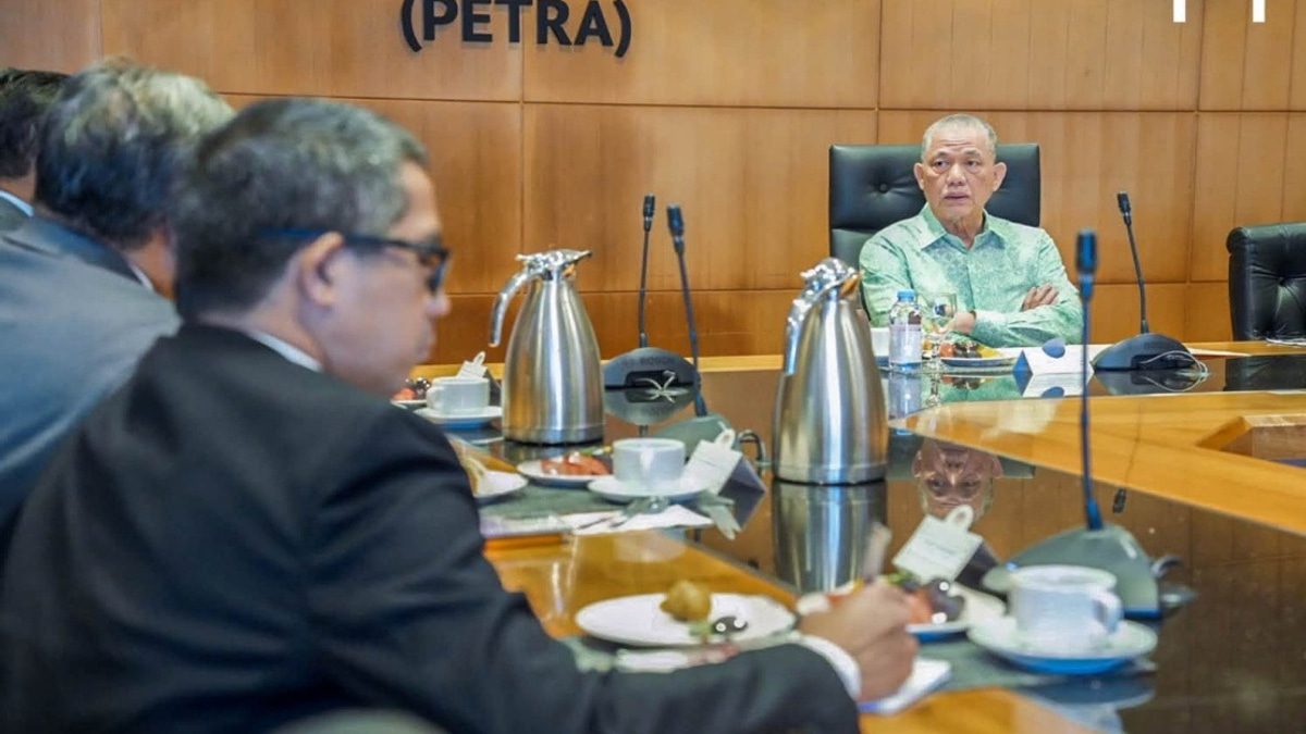 Fadillah Urges Malaysian Envoys to Deepen Strategic Partnerships Abroad