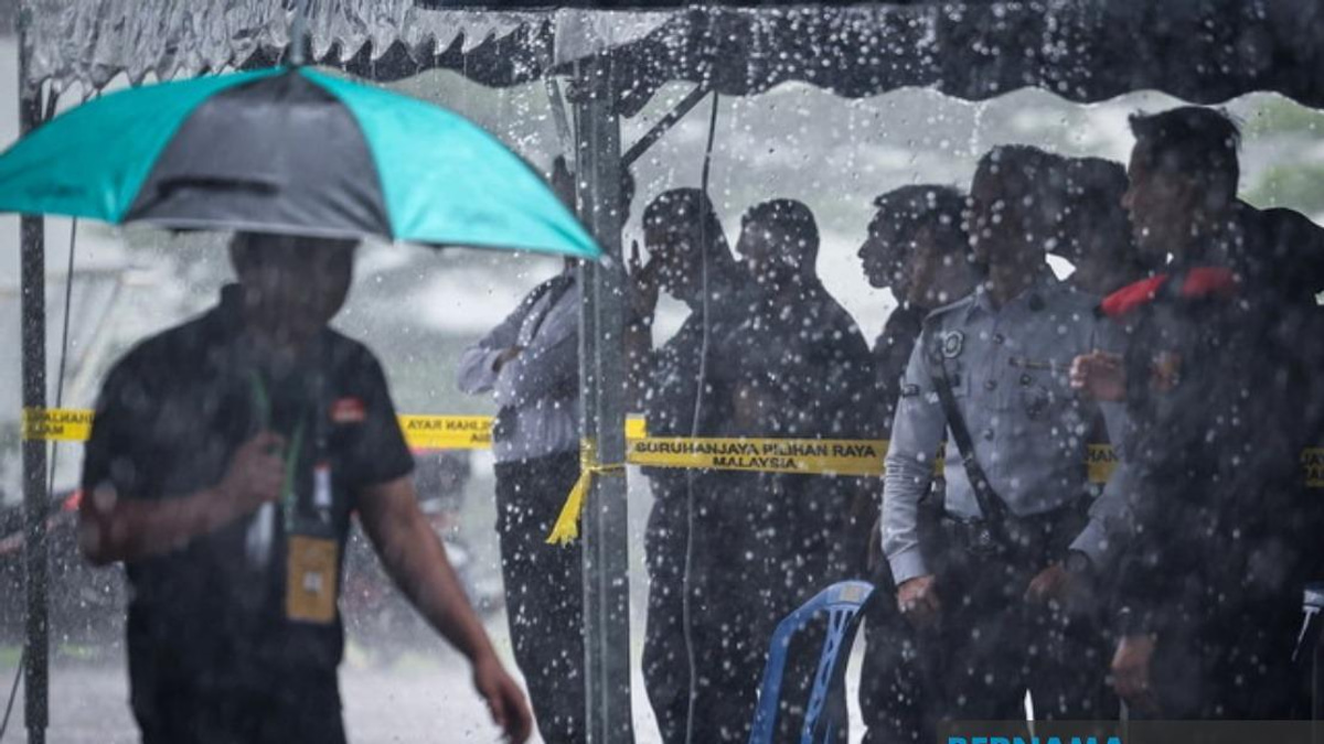 Johor State Election: Police Early Voting Proceeds Without Disruption Despite Heavy Rain