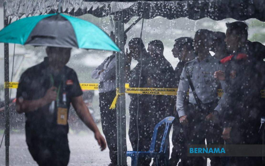 Johor State Election: Police Early Voting Proceeds Without Disruption Despite Heavy Rain