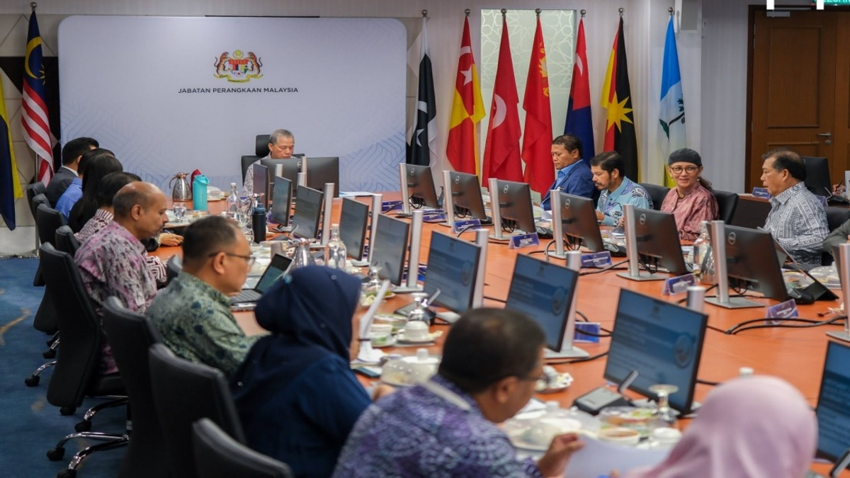 Data and AI Critical to 13th Malaysia Plan Success, Says Fadillah