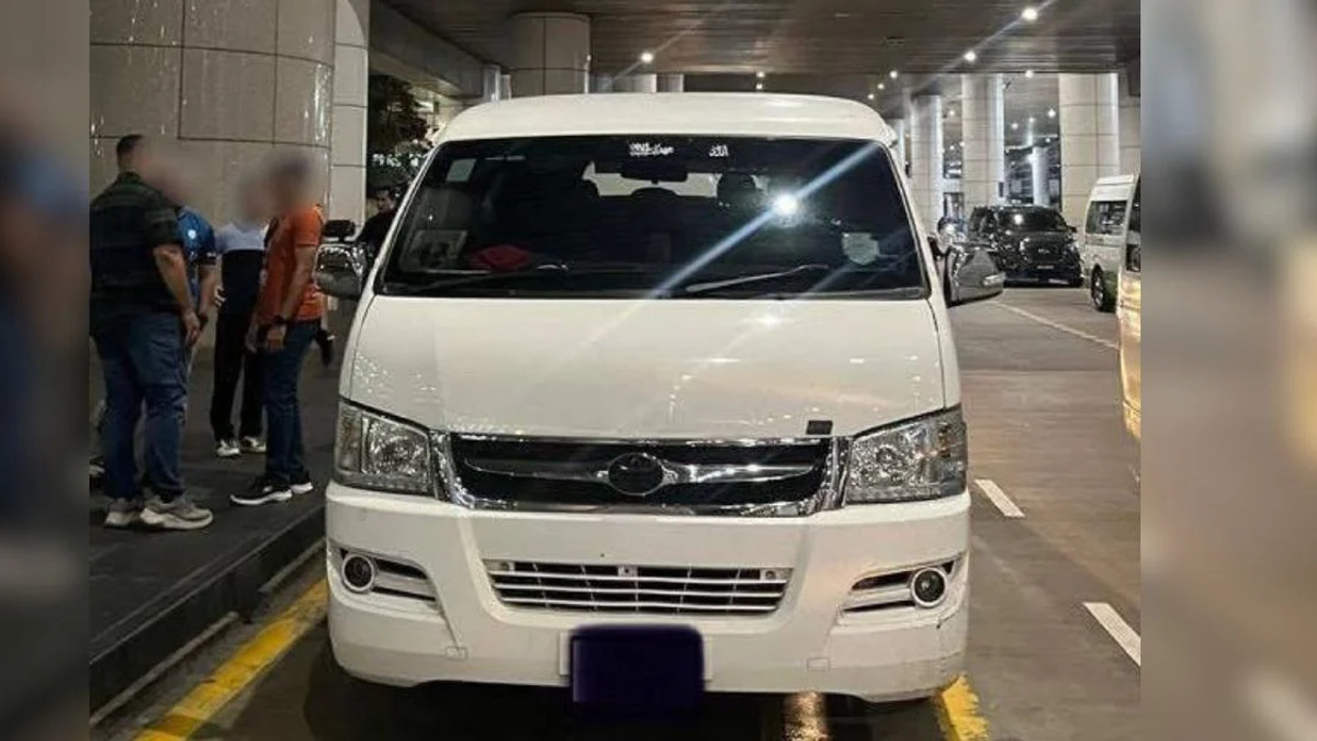 Transport tout arrested at KLIA for touting illegal services to visitors