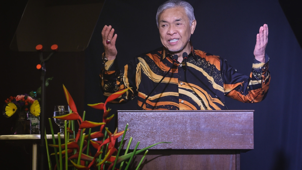 Zahid Eyes Putrajaya as BN Momentum Builds on State Election Wins