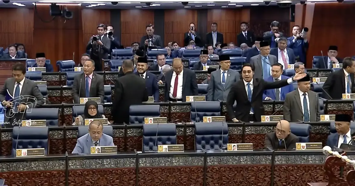 PN Lawmakers Stage Parliamentary Exit Over Disputed TH Sitting