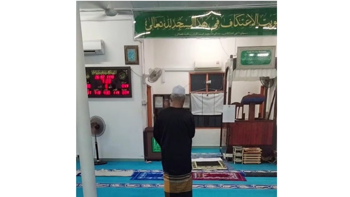 Viral Video of Nearly Empty Mosque Sparks Debate Over Rural Congregation Challenges in Mersing