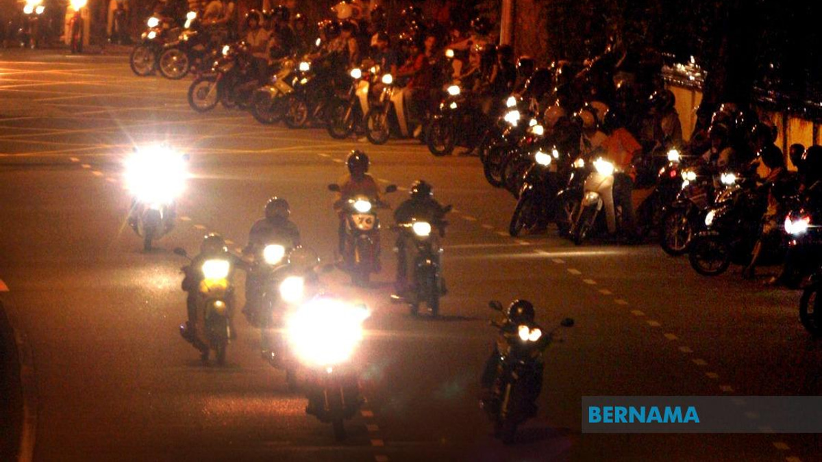 Parliament Moves to Toughen Laws Against Street Racing with Licence Revocation and Rehabilitation