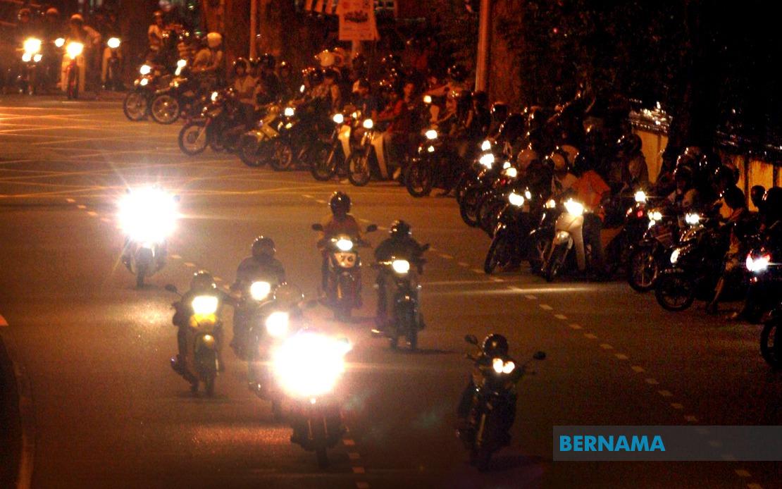 Parliament Moves to Toughen Laws Against Street Racing with Licence Revocation and Rehabilitation