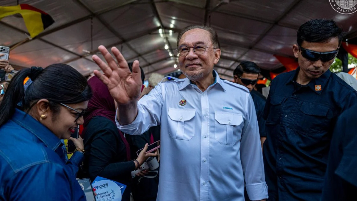 Reject racial and religious hatred with compassion, Anwar tells Malaysians