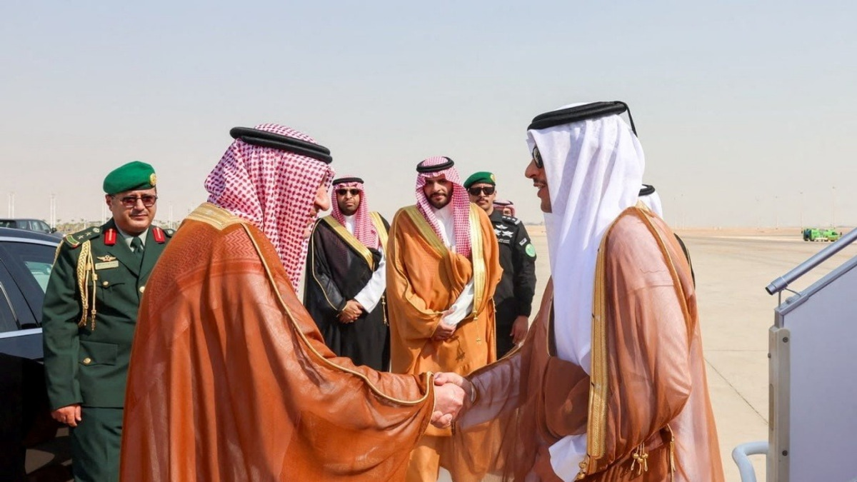Qatar's Premier Visits Saudi Arabia to Reinforce Regional Diplomacy