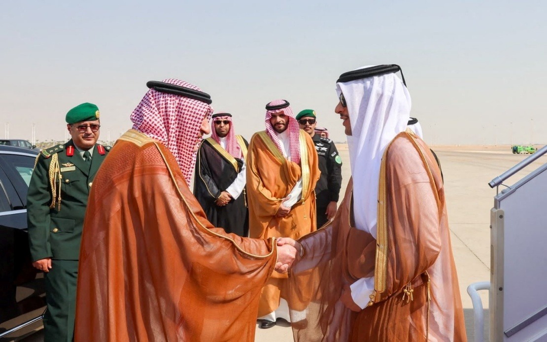 Qatar's Premier Visits Saudi Arabia to Reinforce Regional Diplomacy