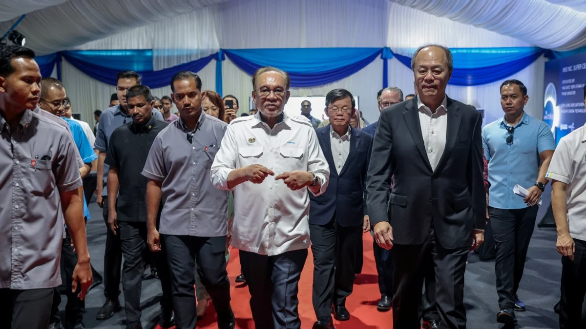 Malaysia's balanced diplomacy attracts investors and accelerates growth, says Anwar