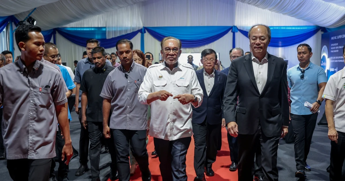 Malaysia's balanced diplomacy attracts investors and accelerates growth, says Anwar