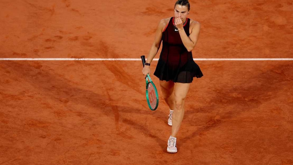 Osaka Stuns Top-Seeded Sabalenka To Reach Wimbledon Quarterfinals