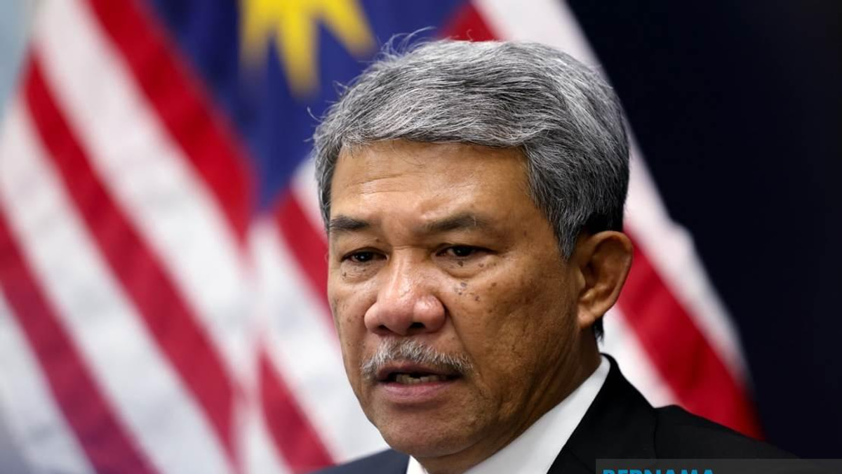 Foreign Minister Mohamad Attends 59th ASEAN Foreign Ministers' Meeting in Manila