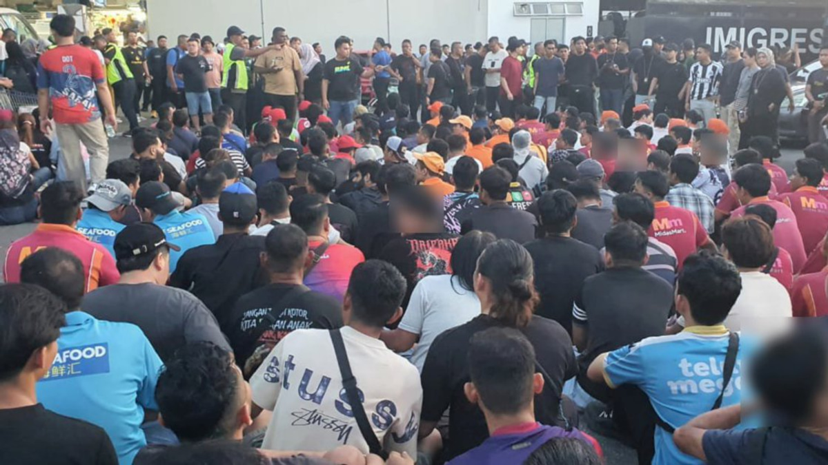 Johor Raid Exposes Systematic Passport Fraud Network; 226 Migrants Detained