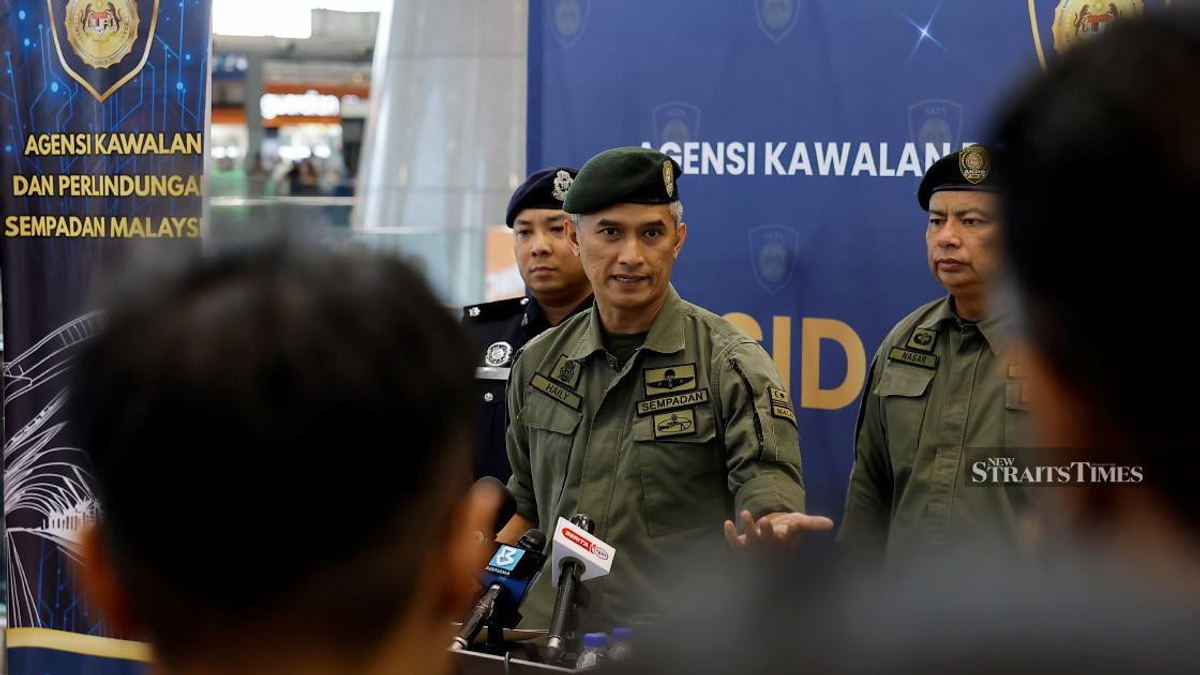 Malaysia Airlines Pilot's Drug-Seized Baggage Was Screened by AVSEC, Not MCBA, Says Shuhaily