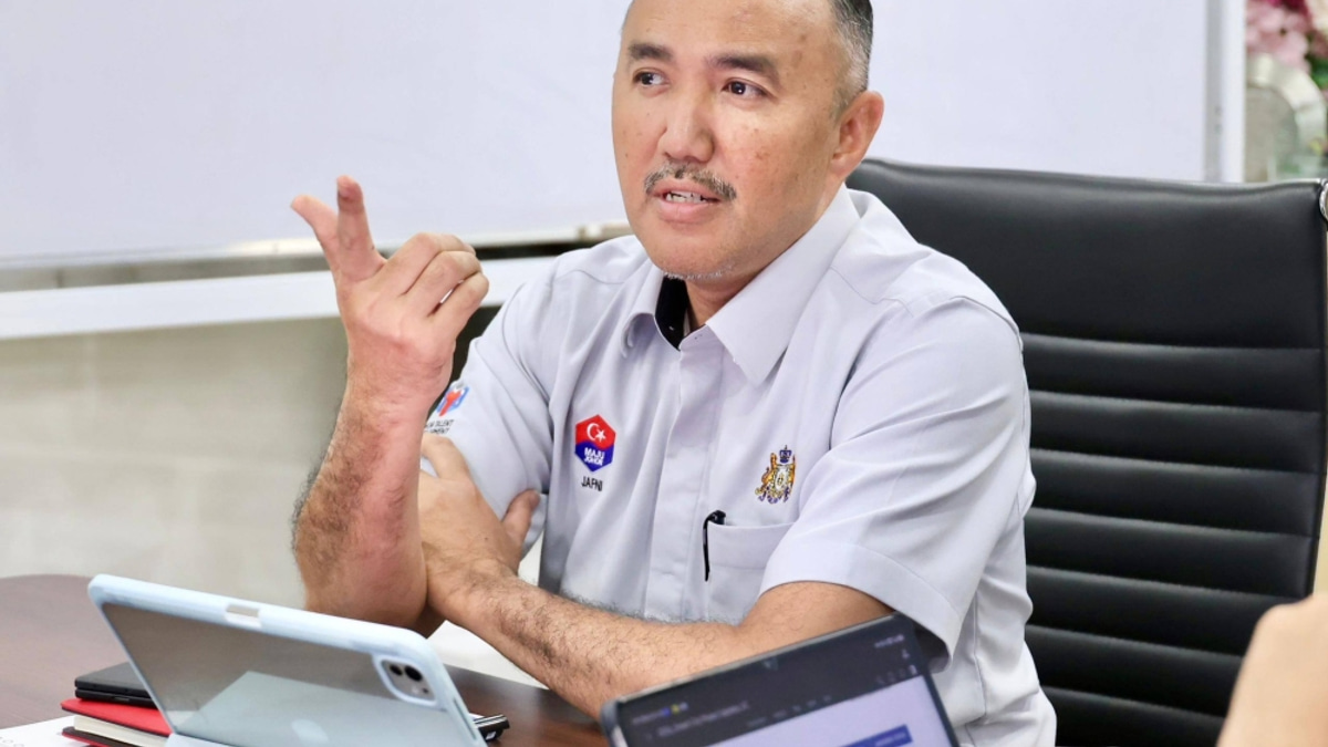 Johor Bahru City Council vows to act after contractors caught mistreating dog on CCTV
