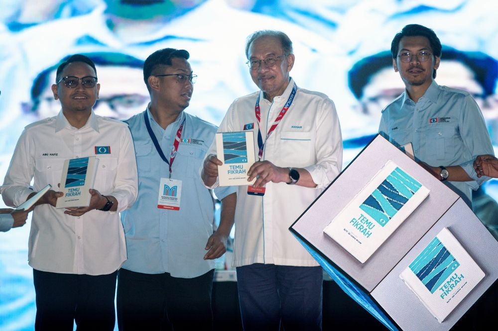 Anwar Unveils PKR Youth's Blueprint for Change: Temu Fikrah Combines Manifesto and Practical Guide