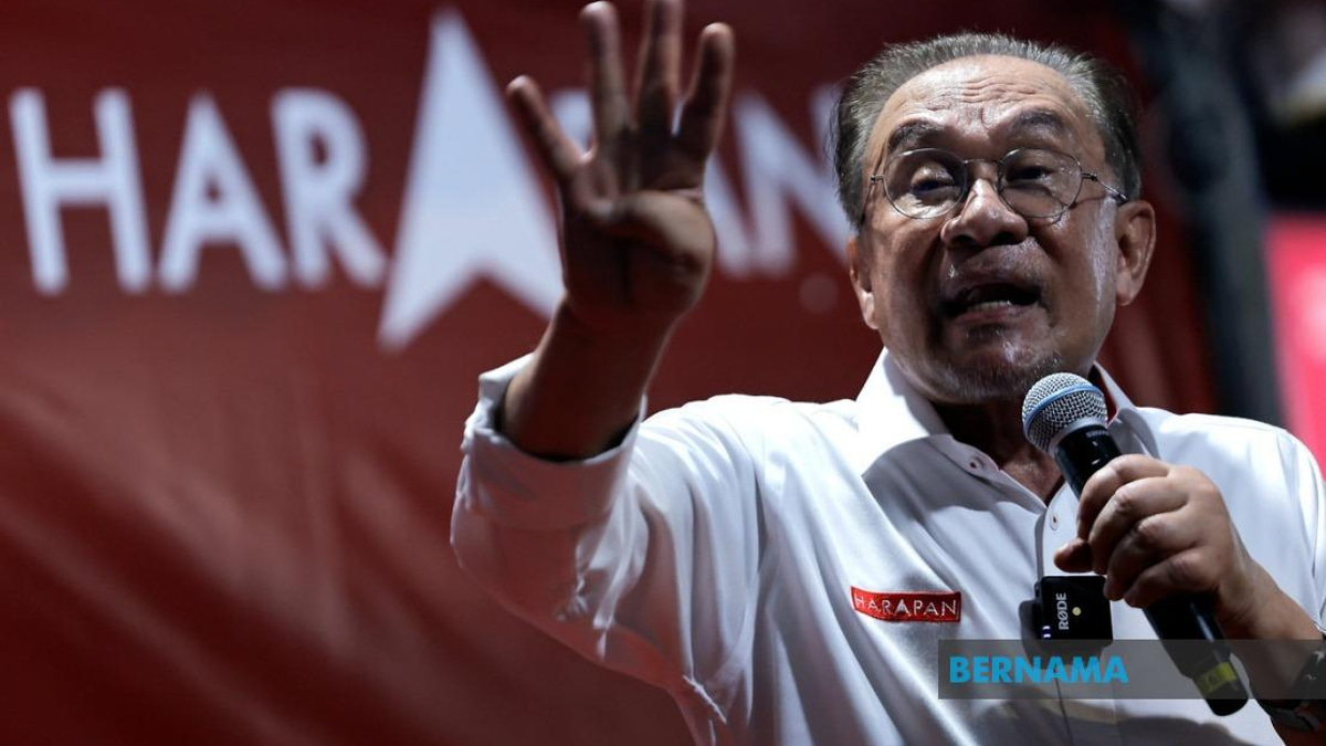 Anwar Urges Johor Voters to Select Principled, Humble Leaders