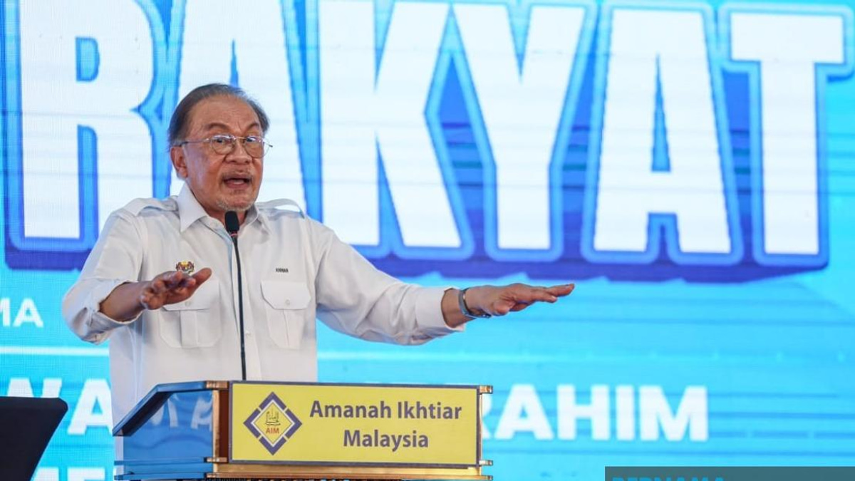 PM Anwar: Political Opponents Unite Against Anti-Corruption Drive