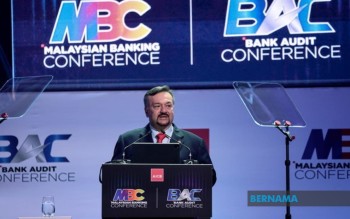 Malaysia's Finance Minister Urges Human-AI Partnership as Banking Evolves