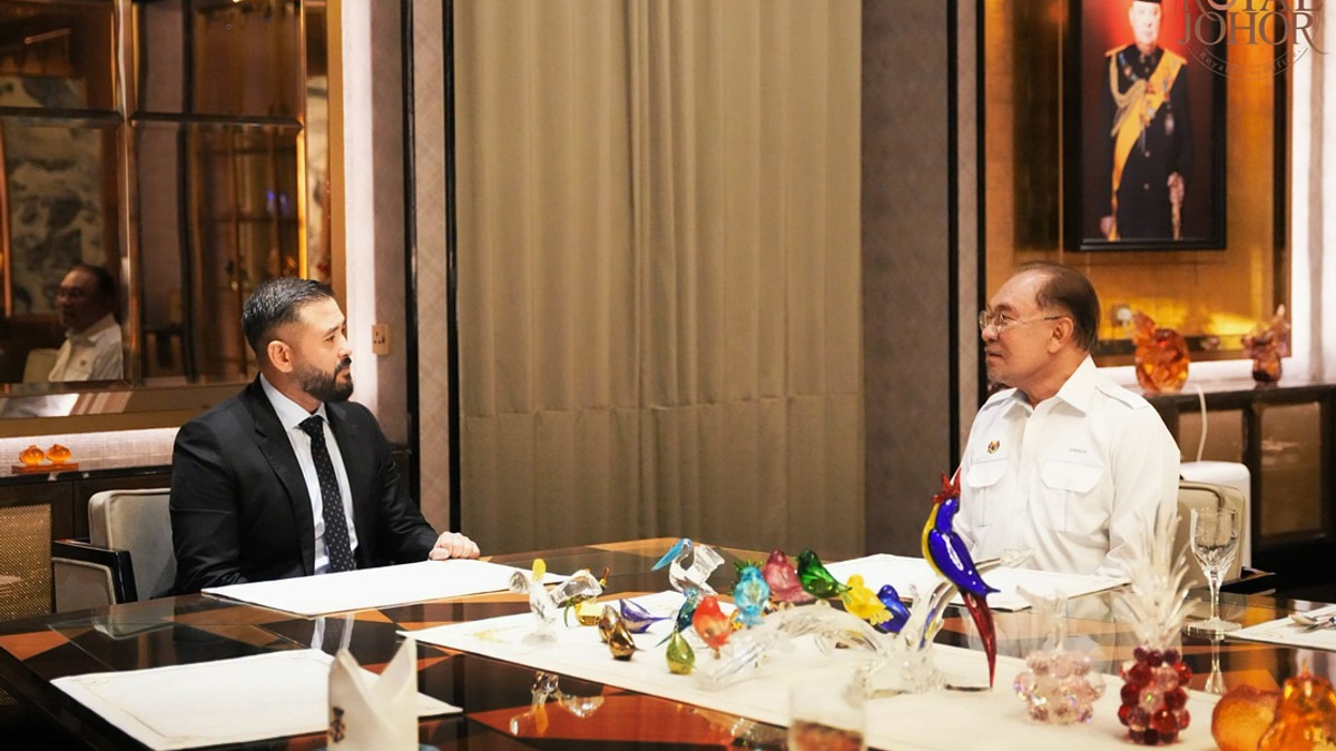 PM Anwar Thanks Johor Regent for Courtesy Meeting, Calls for Royal Neutrality in Campaigns