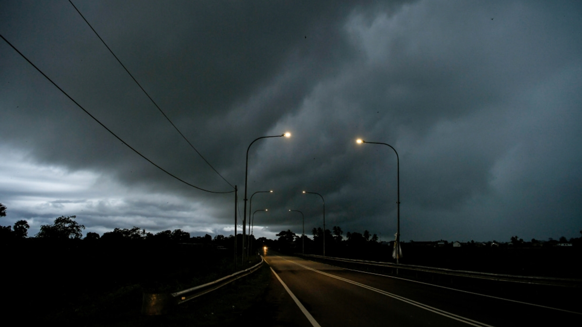 Wet, Stormy Conditions Expected Across Multiple Malaysian States Tonight