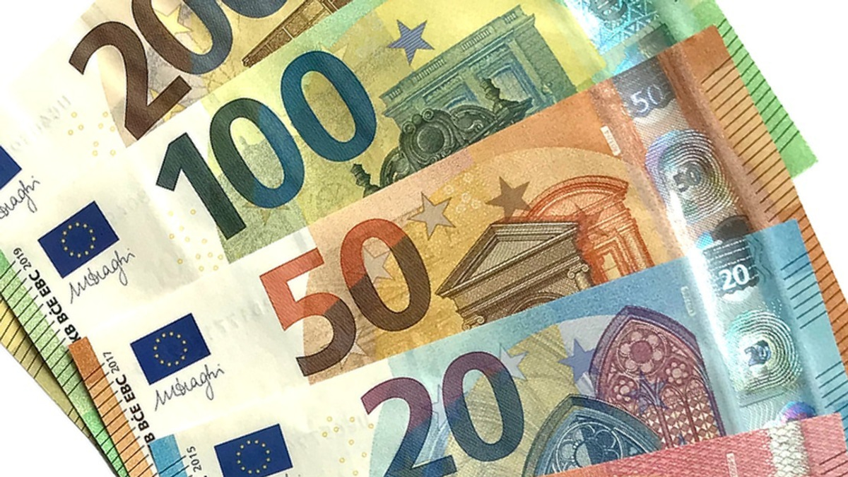 Dutch Central Bank Penalises ABN AMRO with €8.5 Million Fine for Weak Anti-Money Laundering Controls