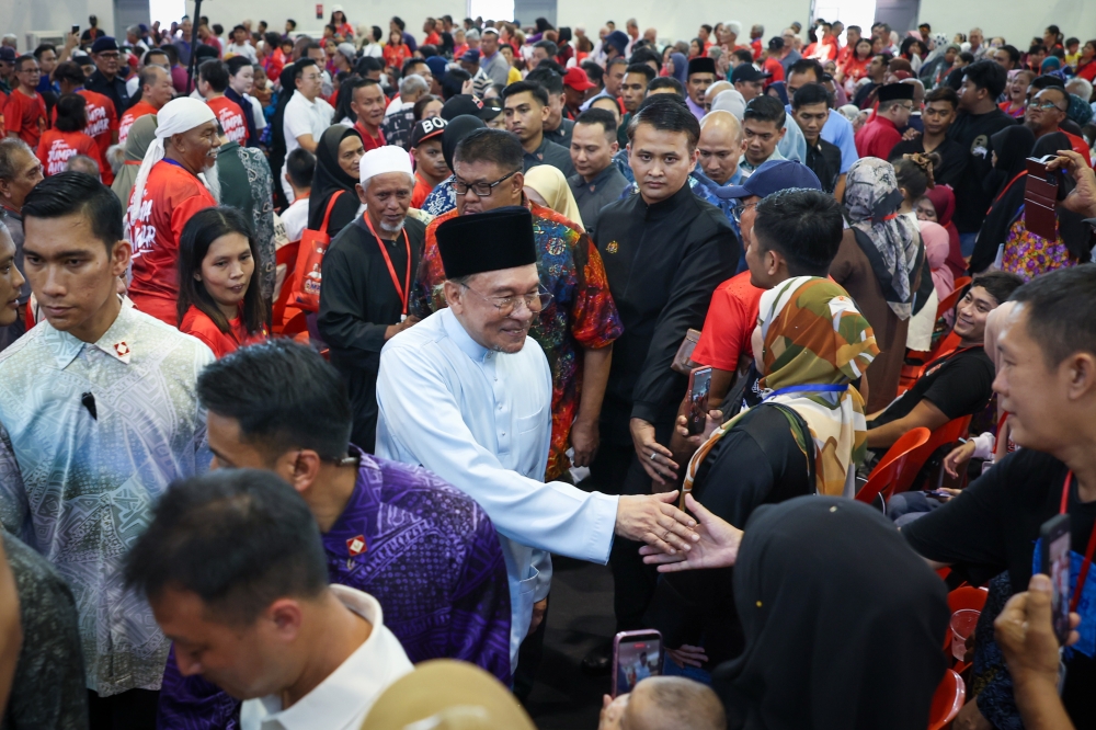 PM Anwar Ibrahim Undergoes Specialist Medical Observation, PMO Confirms