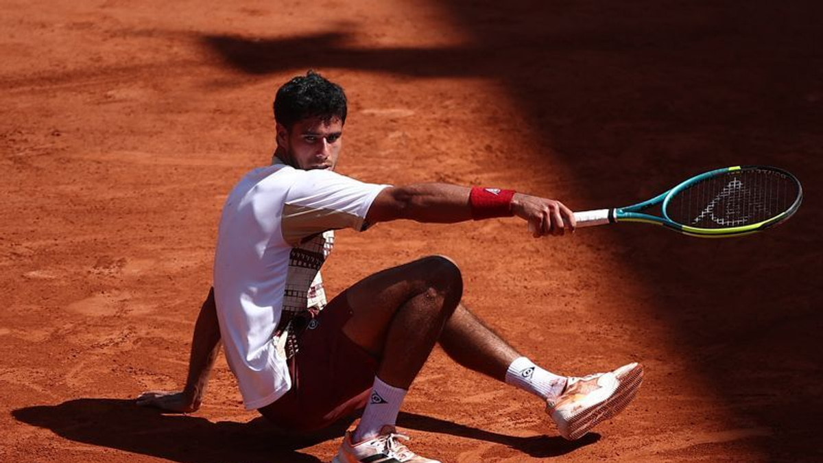 Vallejo fined for sexist remarks about female umpire at French Open