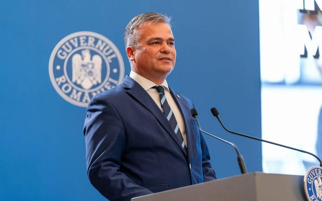 Romania's Prime Minister-Designate Presents Cabinet to Parliament Amid Coalition Uncertainty