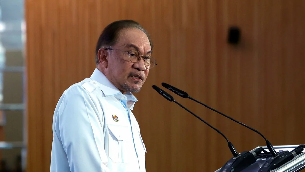 Anwar Rejects Allegations of Unequal Development Spending Between States