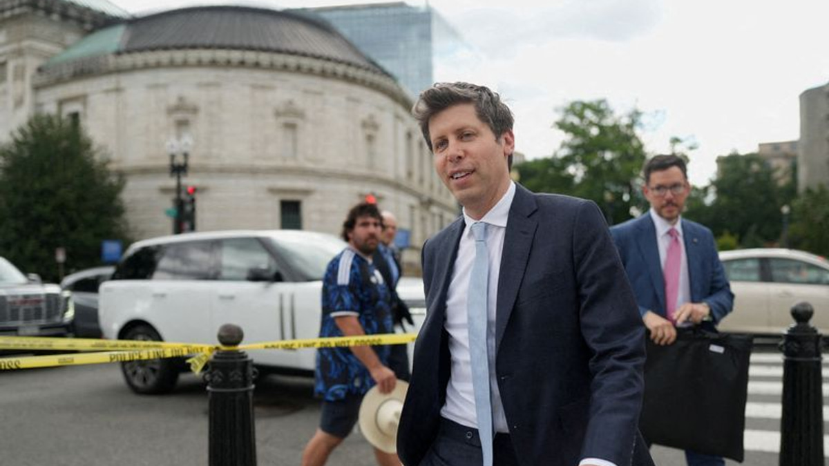 Tech Giants to Meet Trump Advisers on AI Safety Testing After Security Breaches