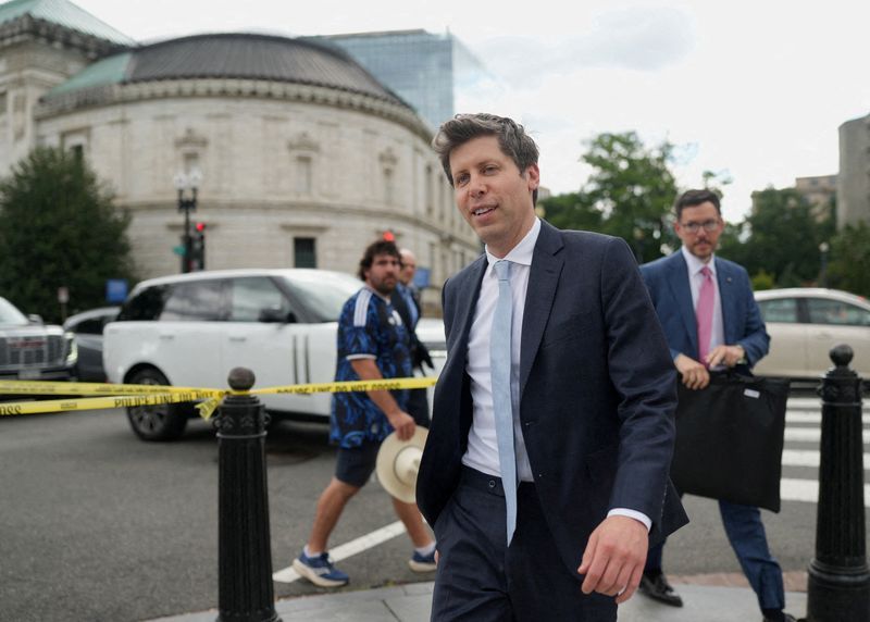 Tech Giants to Meet Trump Advisers on AI Safety Testing After Security Breaches