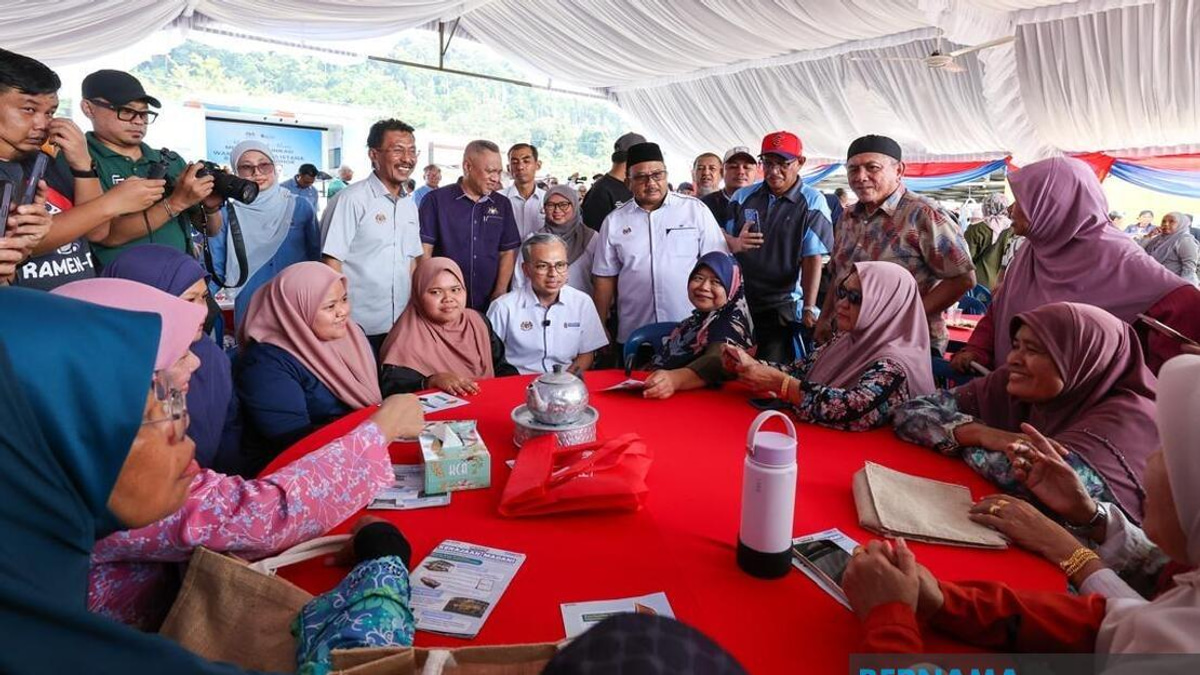 Manifesto Launch Timing 'Strategically Sound,' Says Fahmi as PH Defends Campaign Approach