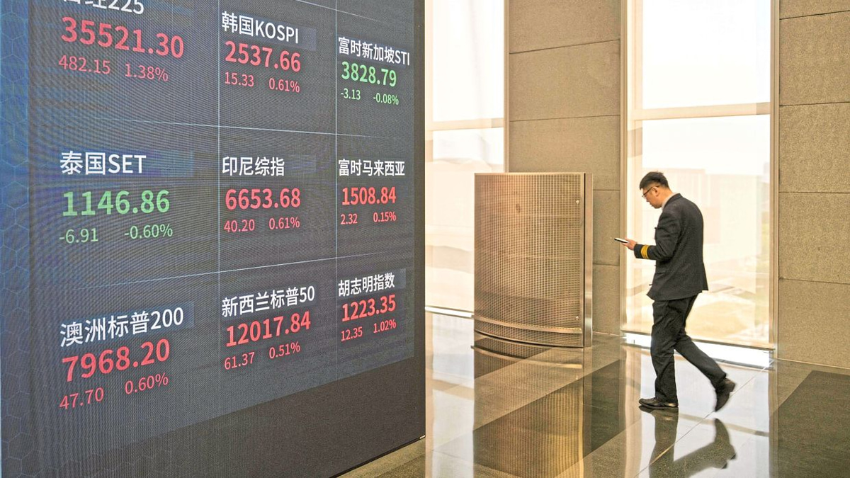 China's Property Overhaul Hammers Developer Stocks as Presale Model Faces Upheaval